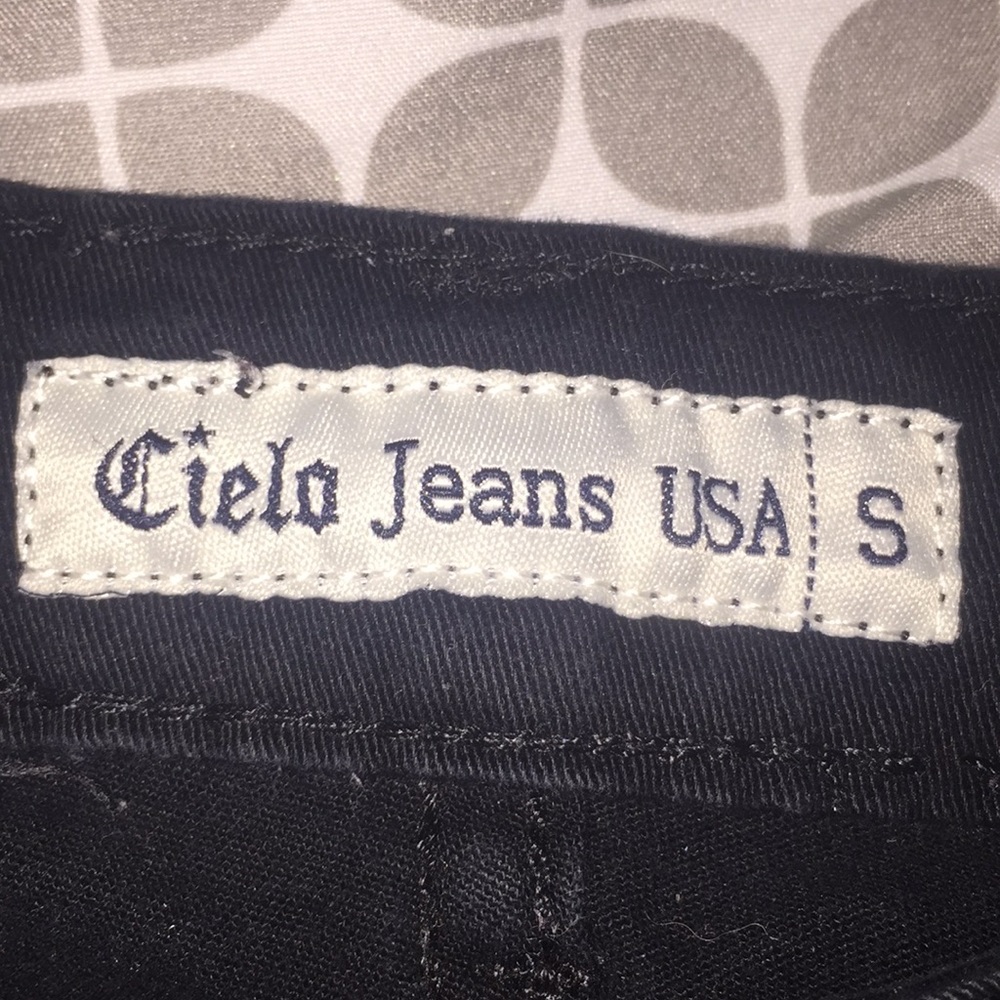 Shorts - Picture 4 of 5